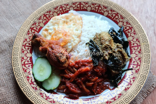 Sambal Ikan Bilis Dan Ayam Goreng Yang Paling Sedap Untuk 