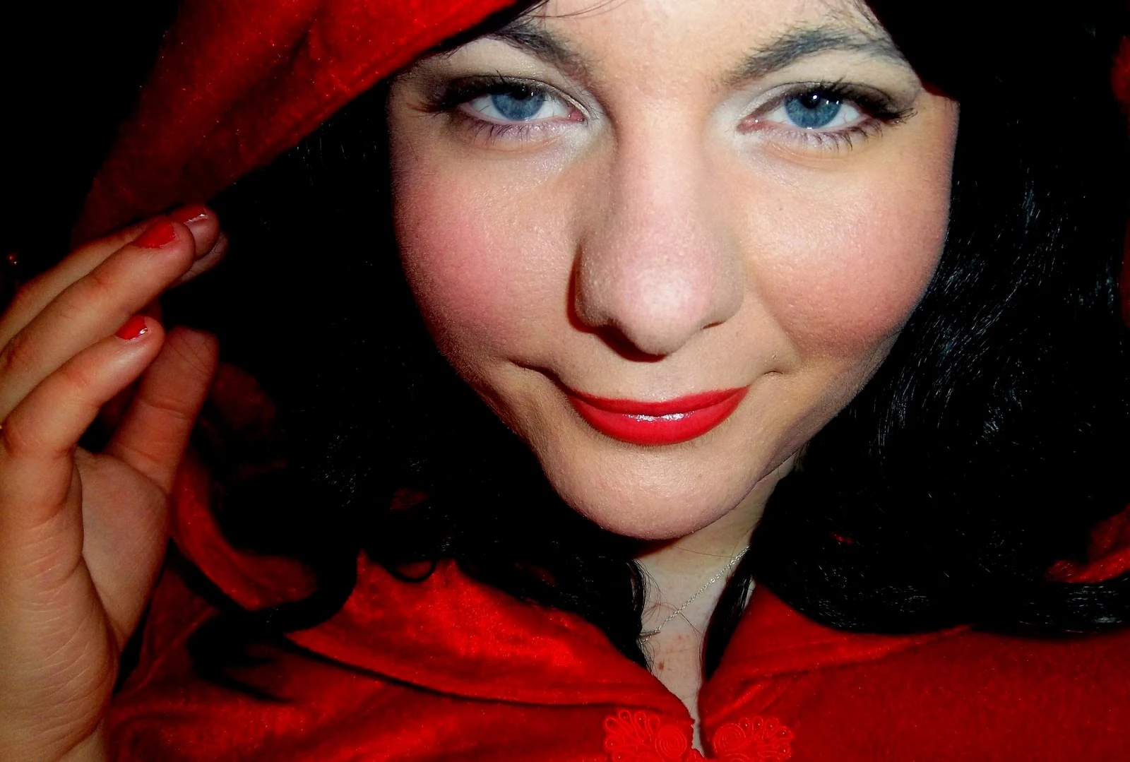 TUTORIAL Little Red Riding Hood Makeup