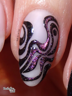 Nail Art - Abstrait 3D avec un VSP magnetique par Nails Arc en Ciel