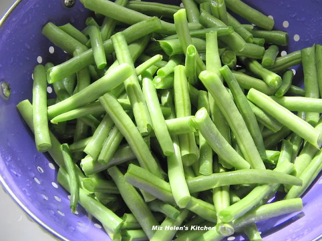 Fresh Green Beans and New Potatoes at Miz Helen's Country Cottage