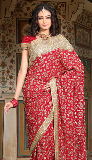 Their exclusively hand designed pothys in chennai sarees include Samudrika, 