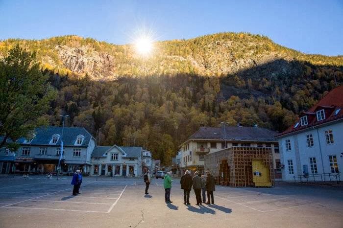 Norwegian town uses giant mirrors to combat the winter darkness