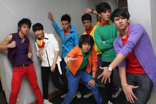 SMASH - Demi Kalian (OST CCCIII) Lyrics