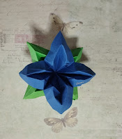 flor y hojas origami