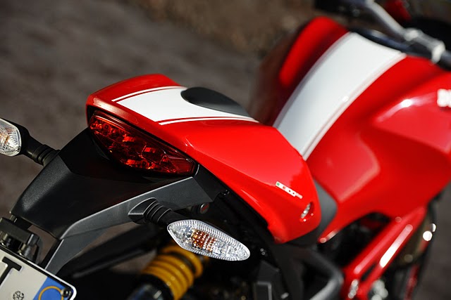 2011 Ducati Monster 1100 EVO The refocusing of the masses to enjoy and the
