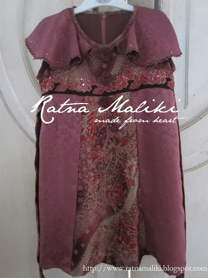  Gaun  Batik  untuk Balita 