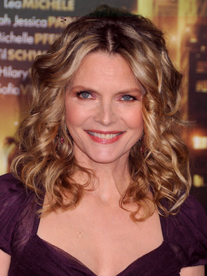 Michelle Pfeiffer's age defying'do looks smokin' hot on the red carpet
