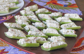 Food Lust People Love: Bacon ranch stuffed celery is an easy appetizer that satisfies our need for crunch! And who doesn’t love cream cheese seasoned with loads of bacon, chives, parsley and plenty of black pepper? It makes the perfect filling for celery, not to mention baked potatoes.