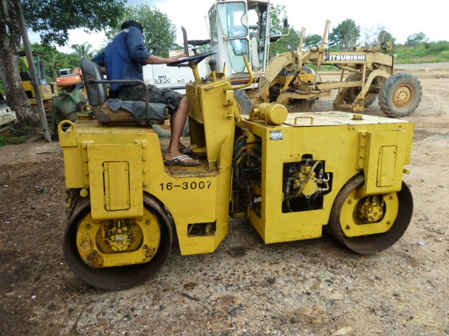 Tandem Roller Sakai SW 25 Tahun 2006 Toko Alat Berat Tandem Roller Sakai SW 25 Tahun 2006 Toko Alat Berat