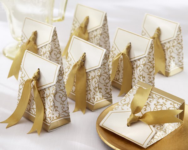 Labels All Favor Box Gold is rich and glamorous The romantic vintage 