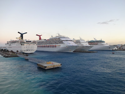 Cruise Ships in Nassau