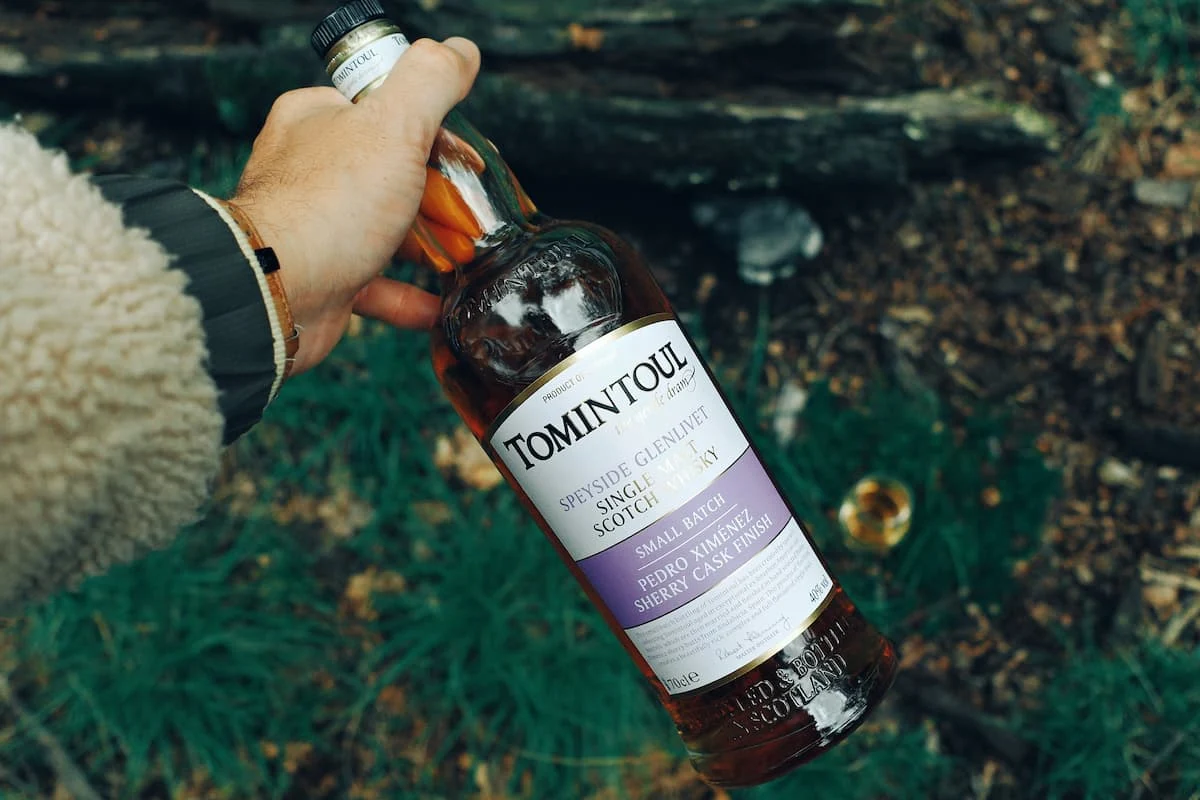 Der Tomintoul Small Batch Pedro Ximénez Sherry Cask Finish Whisky | Die Genussreise in die Speyside