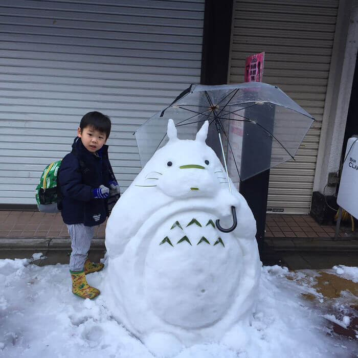 Mesmerizing Pictures Show How Heavy Snowfall In Japan Made People Creative