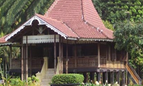 Rumah Adat Kota Bengkulu - Mengenal rumah adat bubungan lima bengkulu 