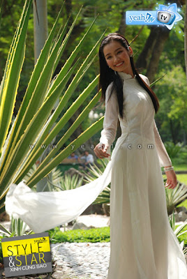 Girls in Ao Dai gallery