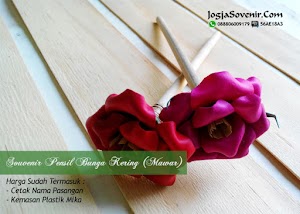 Souvenir Pensil Bunga Kering (Mawar)