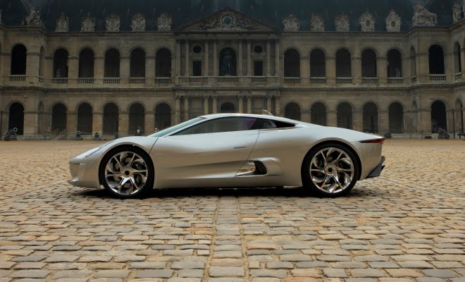 Jaguar C-X75 concept in Paris