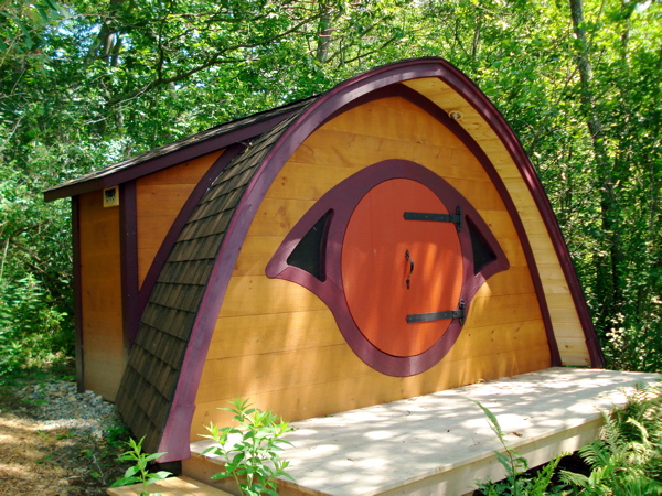 Kawaiian Punch!: Object of geek desire: Hobbit Hole... chicken coop?