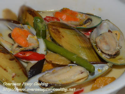 Green Mussels and Vegetables in Coconut Milk