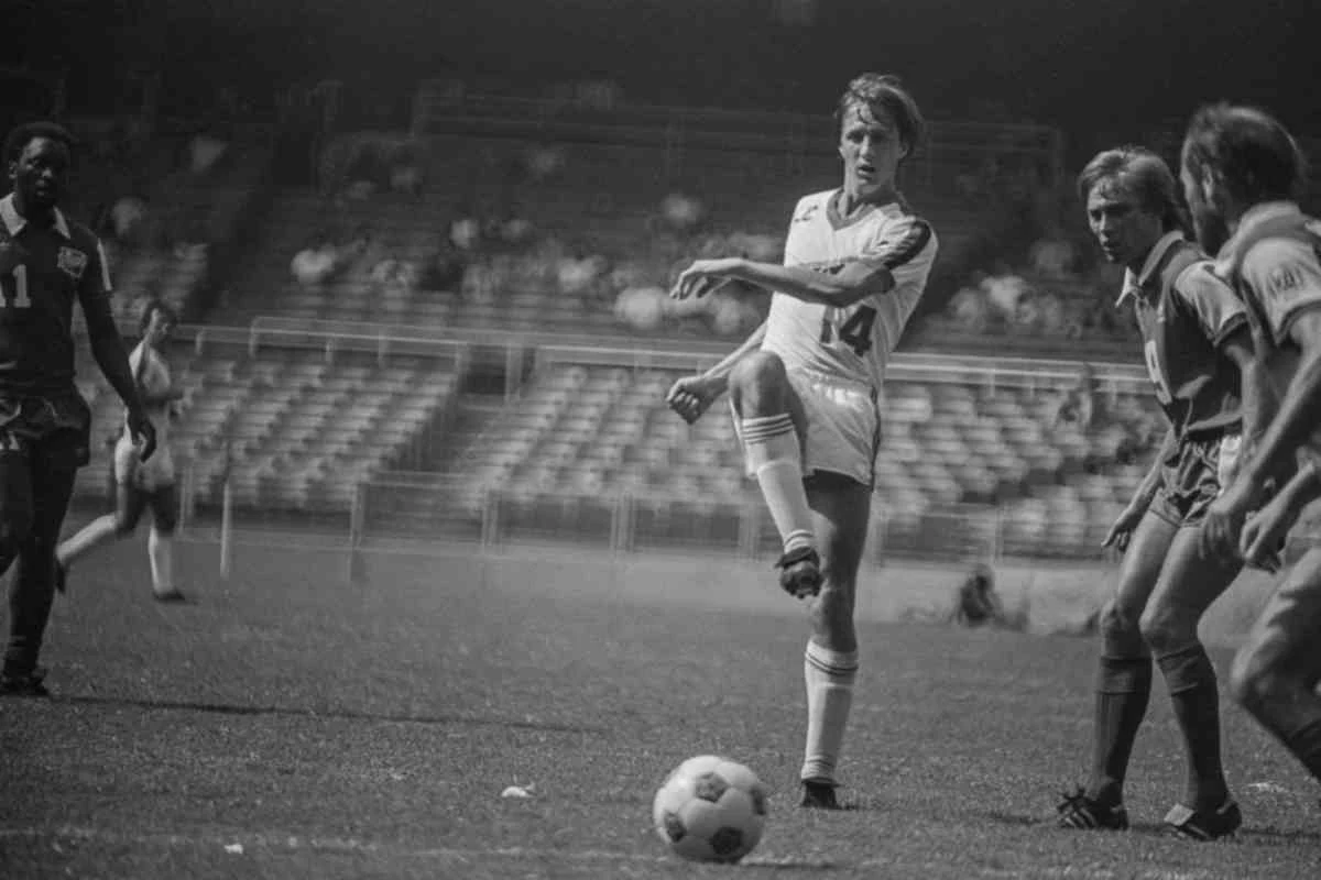 Johan Cruyff for the Los Angeles Aztecs in the NASL