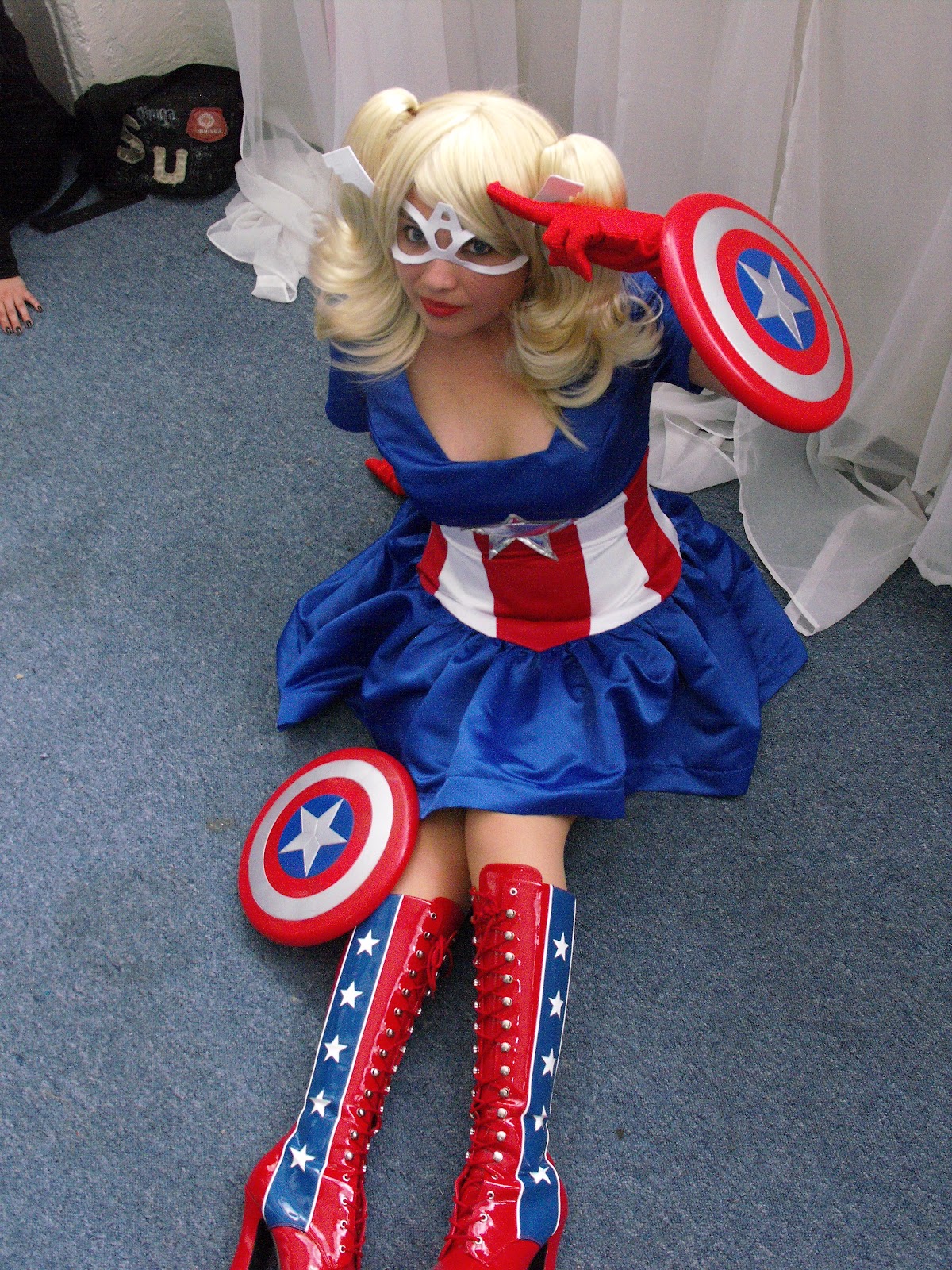 Captain America female version, by ~PeriPeriCosplay