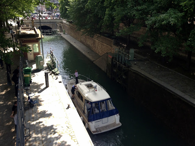 paseo por el canal st martin de paris