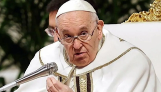 Pope Francis: Arms industry "profits from death"