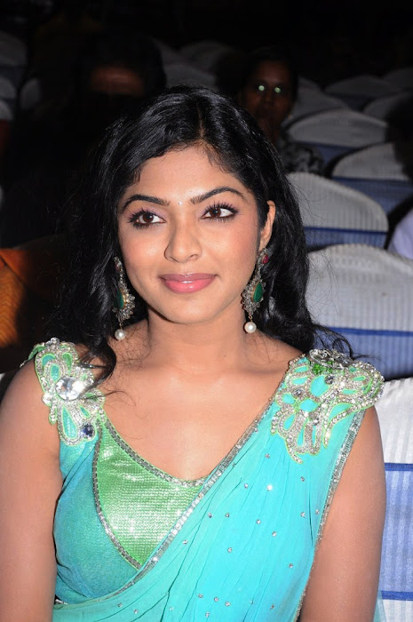 rima kallingal saree actress pics