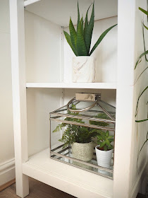 How to style an ikea hemnes bookcase shelf three ways. Home decor styling tips. Greenery and house plants, candles, books and accessories to create styled shelves. 