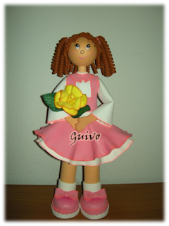 Muñeca-de-foamy-vestido-rosa