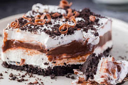 Chocolate Lasagna (No-Bake Dessert)