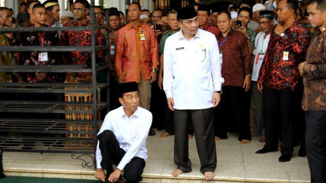 Jokowi Hadiri Peresmian Tambang Milik Para Jenderal di 