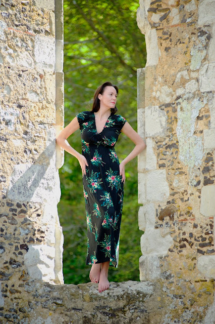 model in an arch waverley abbey