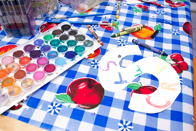 Make a "Thanks" Banner for a Thanksgiving kids craft