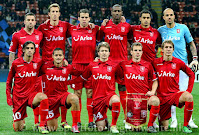 F. C. TWENTE - Enschede, Holanda - Temporada 2010-11 - Janssen, Janco, Wisgerhof, Douglas, Chadli y Mihaylov; Ruiz, Rosales, Leugers, Brama y De Jong - INTERNAZIONALE DE MILÁN 1 (Cambiasso), F. C. TWENTE 0 - 24/11/2010 - UEFA Champions League, fase de grupos - Milán, Italia, estadio Giuseppe Meazza - El FOOTBALL CLUB TWENTE en la temporada 2009-10 ganó su 1ª Liga