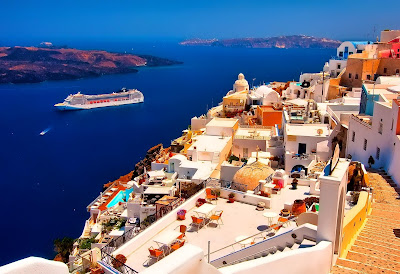 cruise ship santorini