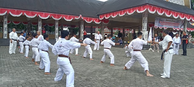 500 Murid Perguruan Karate Kala Hitam Indonesia Giat Latihan Gabungan 