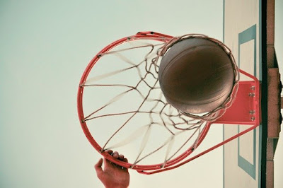 PERMAINAN BOLA BESAR BASKET