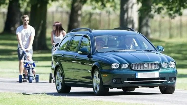 The late British Queen Elizabeth II's Jaguar X-Type Estate is up for auction The late British Queen Elizabeth II's car will be auctioned on November 26.  And the Queen Elizabeth II Jaguar X-Type Estate, features an Emerald Fire green color, leather interior, sunroof, air conditioning, automatic transmission, and a 3-liter V6 engine.  According to British newspapers, the car will be sold at the Historics Auctioneers auction at Mercedes World, noting that there is no initial price to start the auction, and the car can be sold for less than £1. But given the Jaguar's provenance, it's likely to sell for at least five figures.