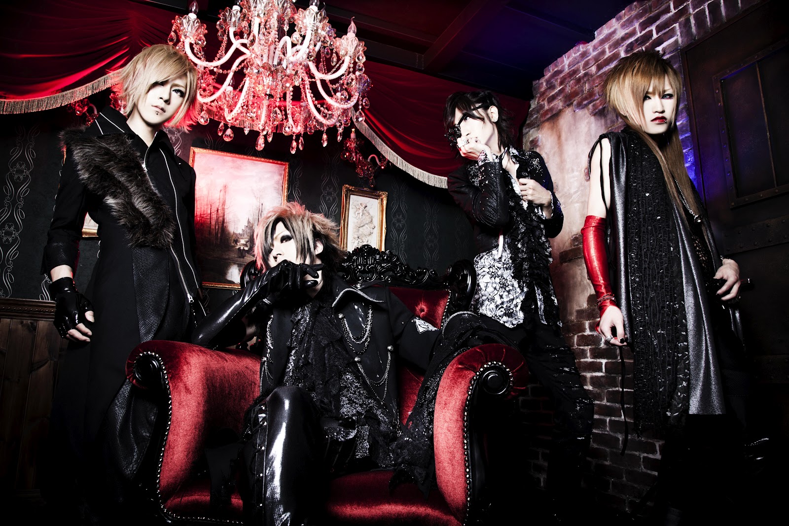 Auditory Impression: Asian Music Blog: New Look: DIAURA