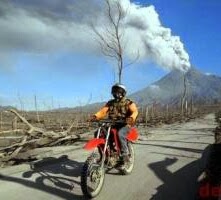 VIDEO FOTO LETUSAN GUNUNG MERAPI 2013 Youtube Terbaru 