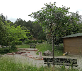 Minigolf in Carcassonne - Lac de la Cavayère. Photo by Christopher Gottfried, May 2018