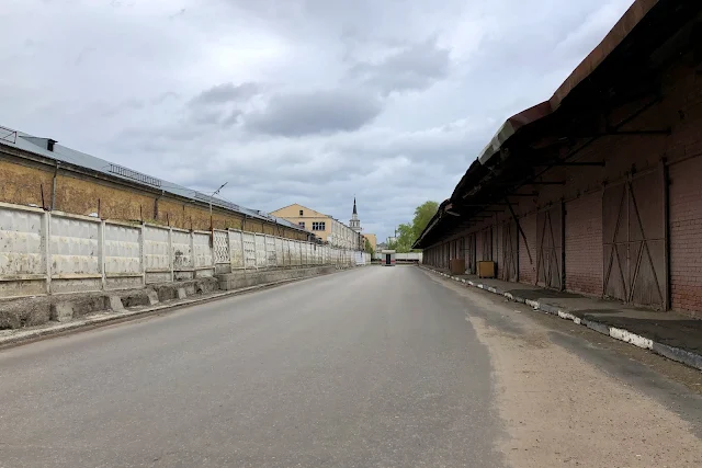 проезд Комсомольской Площади, бывшие пакгаузы Николаевской железной дороги