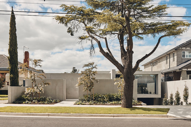 The Courtyard Residence by FGR Architects