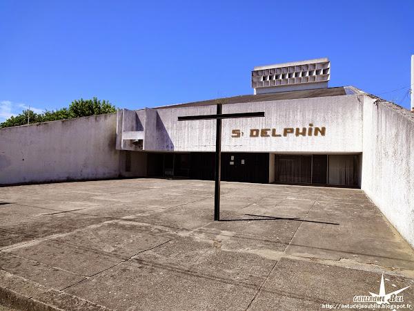 Villenave d'Ornon - Eglise Saint-Delphin  Architectes: Adrien Courtois, Yves Salier, Pierre Lajus, Michel Sadirac  Construction: 1965