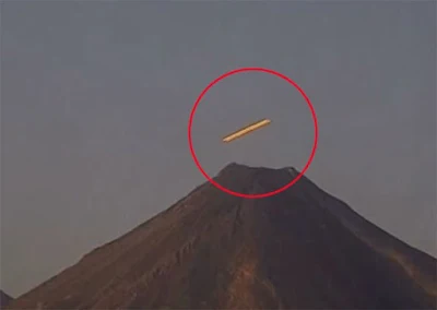 The UFO was seen darting around the mouth of the volcano  Planet-Today.com