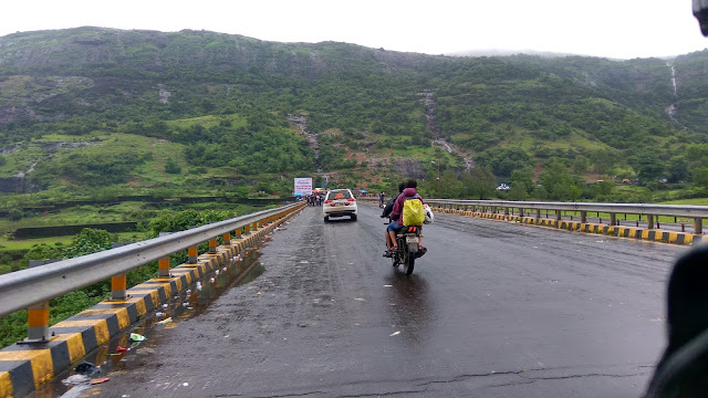 On the way to Bhushi Dam