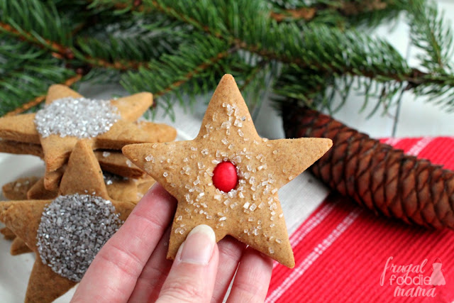 With warm chai spices and a touch of molasses, these Chai Spiced Gingerbread Stars are sure to quickly become a new classic cookie for your holiday baking.