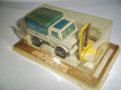 Majorette 215 Mercedes Unimog Transpalette