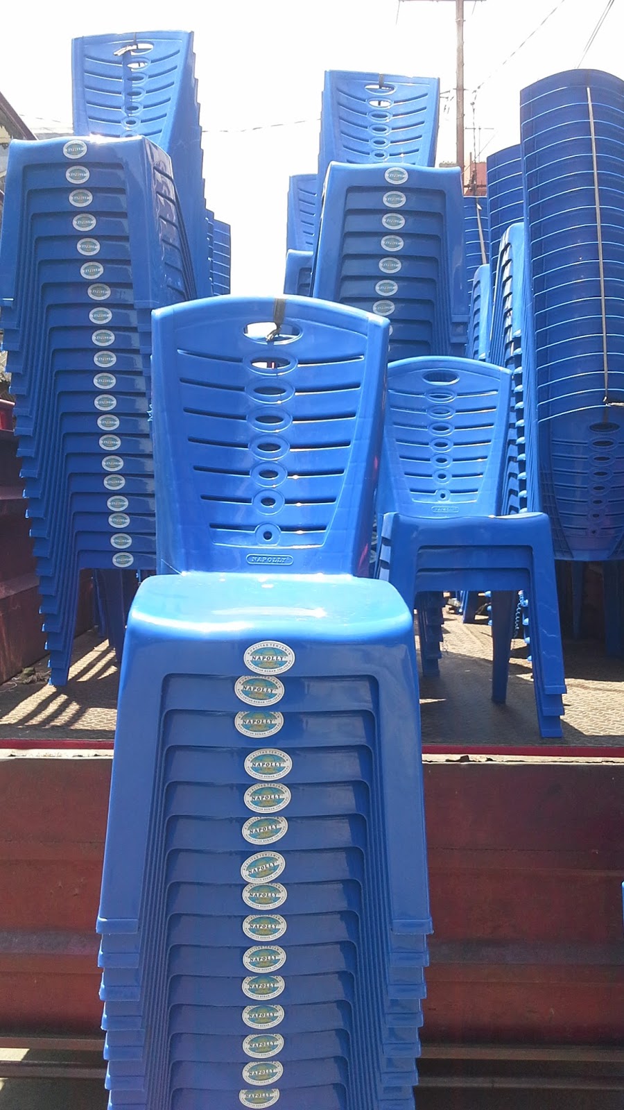 Selatan Jaya distributor barang plastik  furnitur Surabaya 